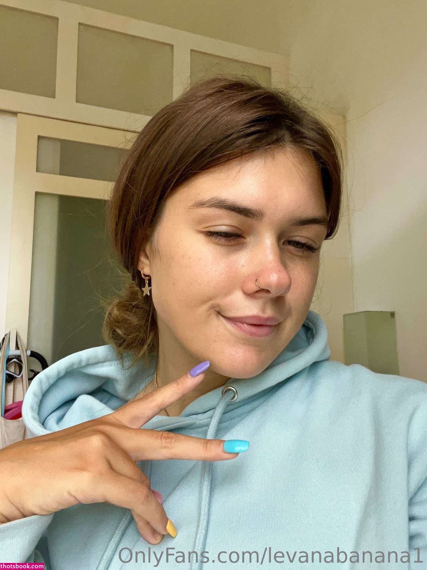 Levana Banana Photo #142