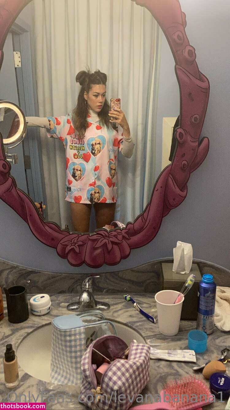 Levana Banana Photo #145