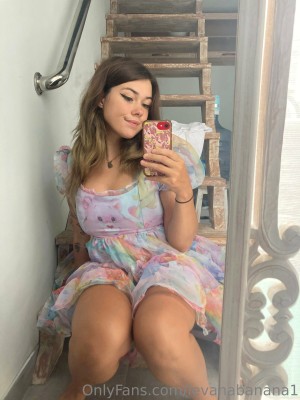 Levana Banana Photo #143