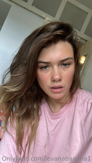 Levana Banana Photo #168