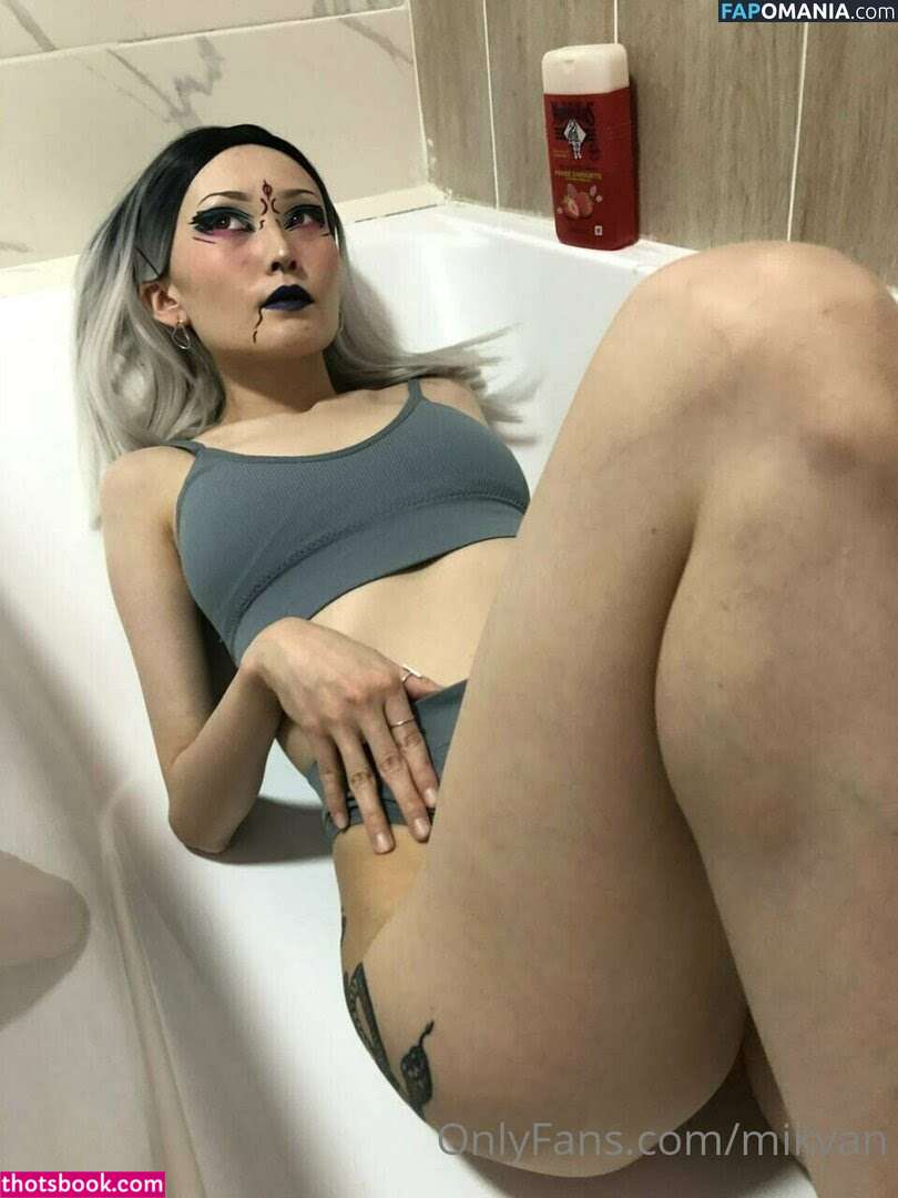 mikukandee Photo #60