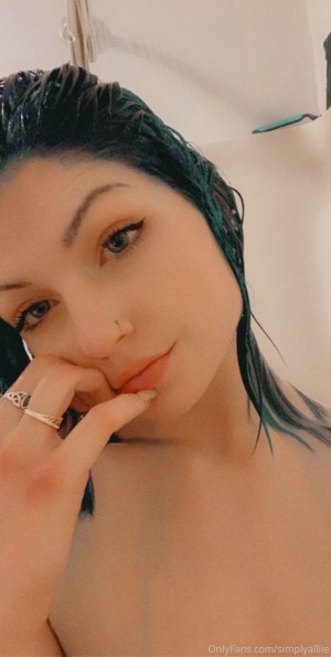 simplyalliie Photo #3