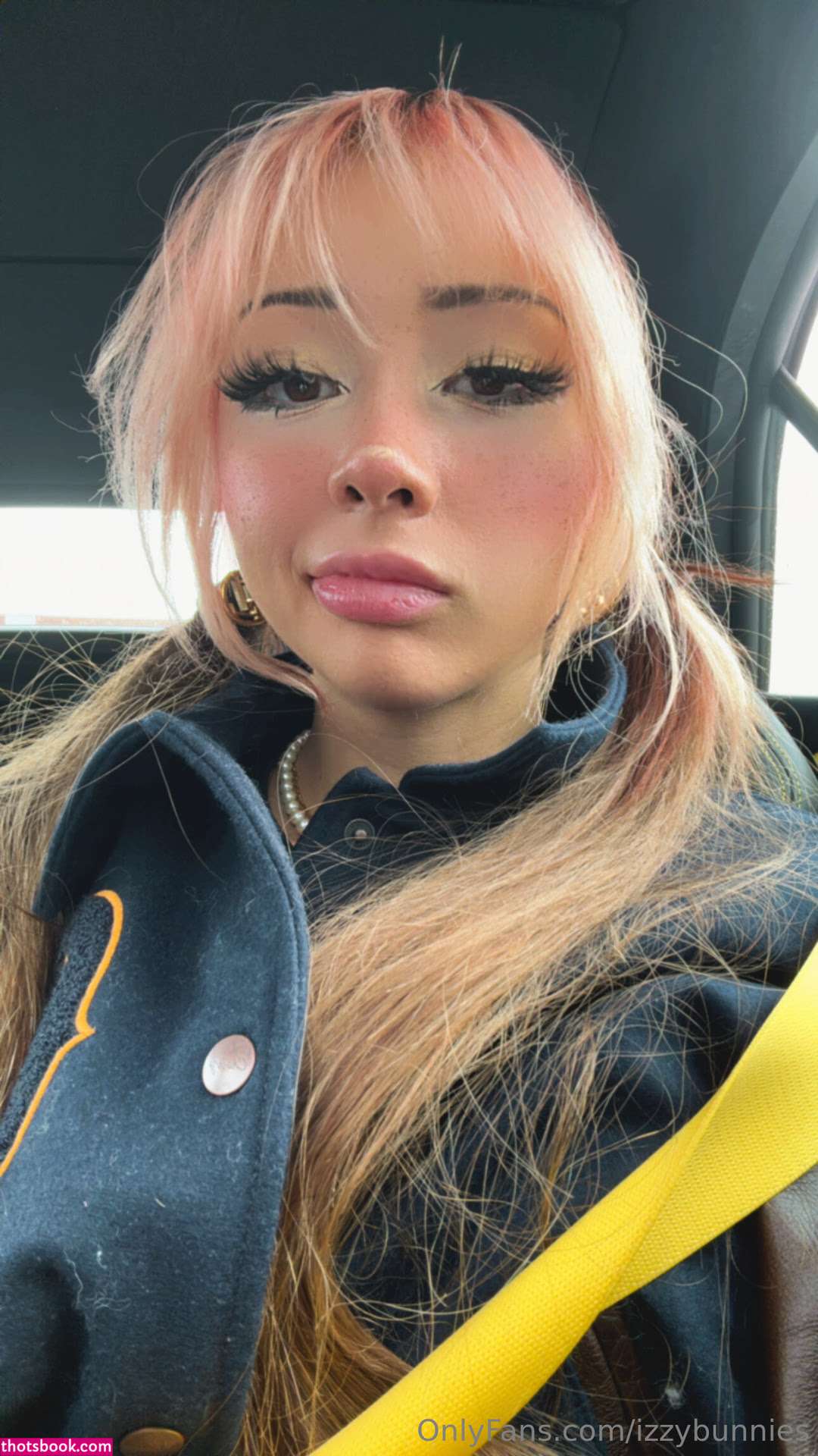 Izzybunnies Photo #1385