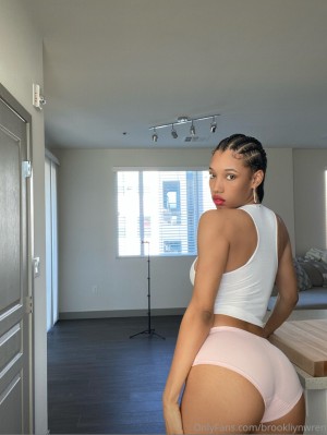 Brookliyn Wren Photo #108