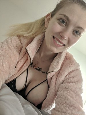 Veronica Marzzz Photo #5