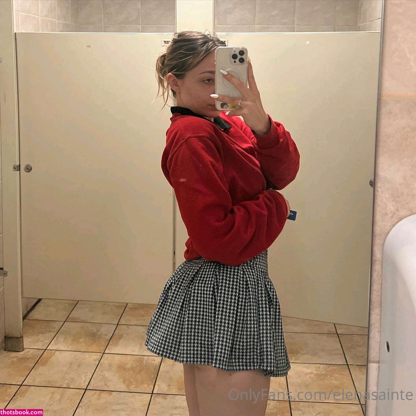 elenasainte Photo #28