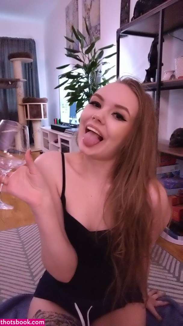 Miss Banana Photo #150