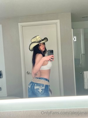 Alex Janai Photo #33