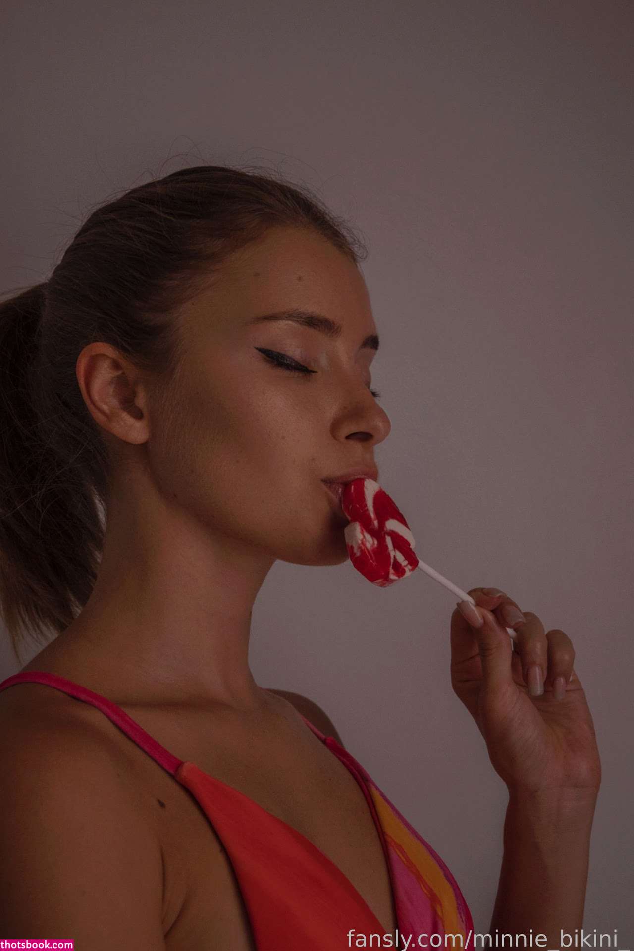 Minnie Bikini Photo #142