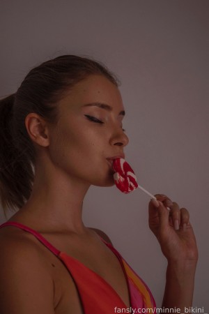 Minnie Bikini Photo #142