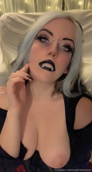 Valerie Vampyr Photo #109