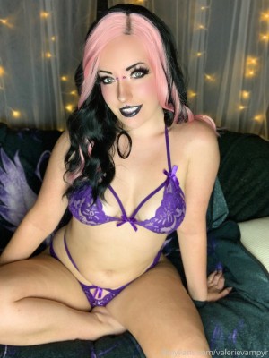 Valerie Vampyr Photo #389