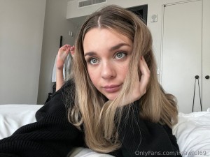 Gabbie Carter Post #53