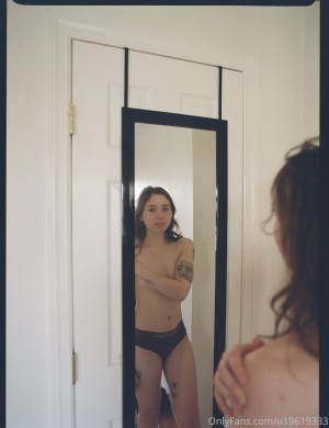 lovecharlaine Photo #145