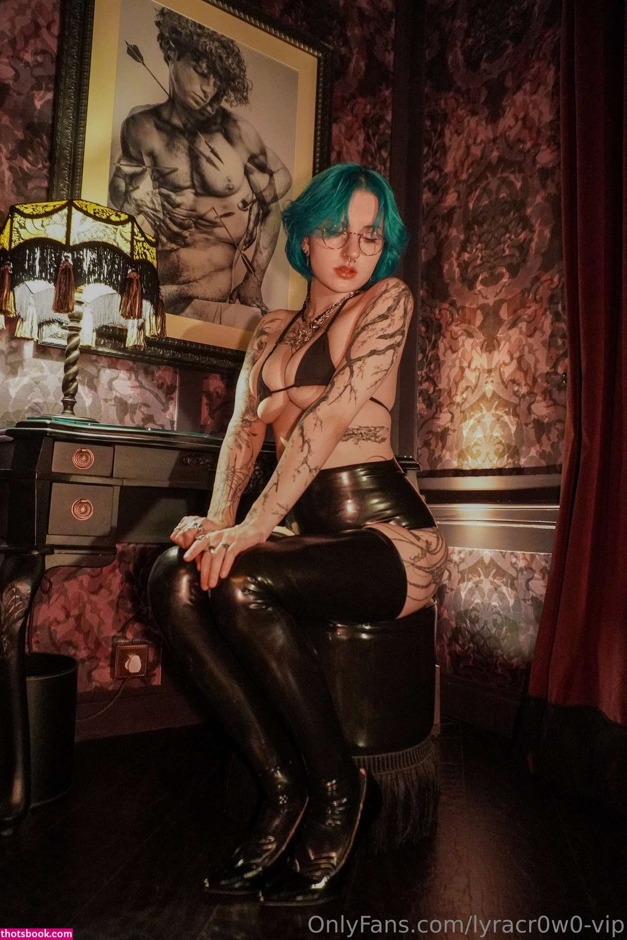 Lyra Crow Photo #905