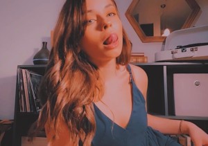 Aliice Apple Photo #6