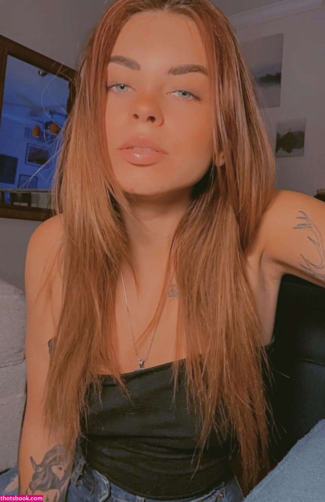 Aliice Apple Photo #84