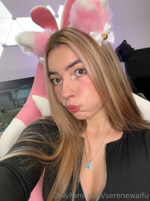 Serenewaifu Photo #220