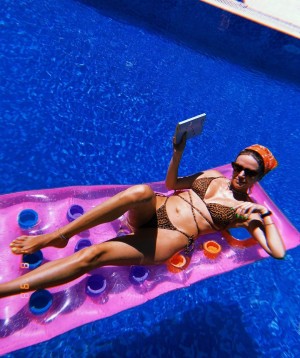 Ecem Karavus Photo #23