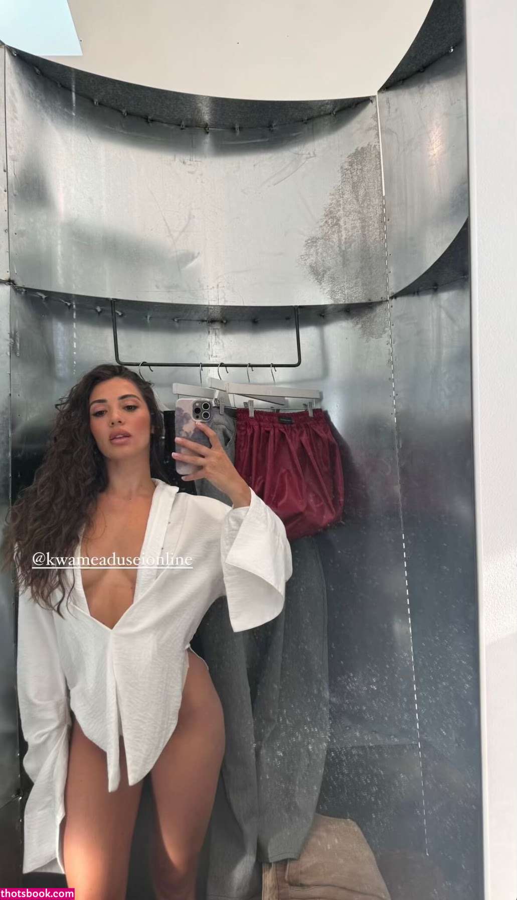 Emma Powell Photo #9