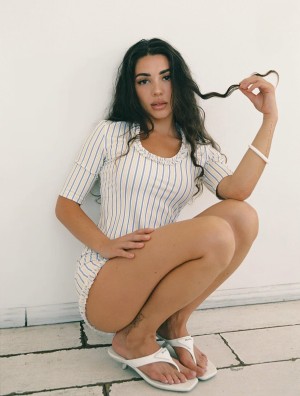 Emma Powell Photo #25