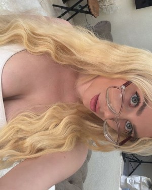 Kristen Medina Photo #3