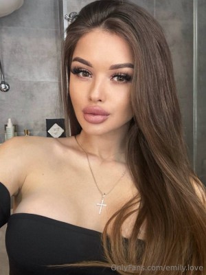 Emily Love Photo #14