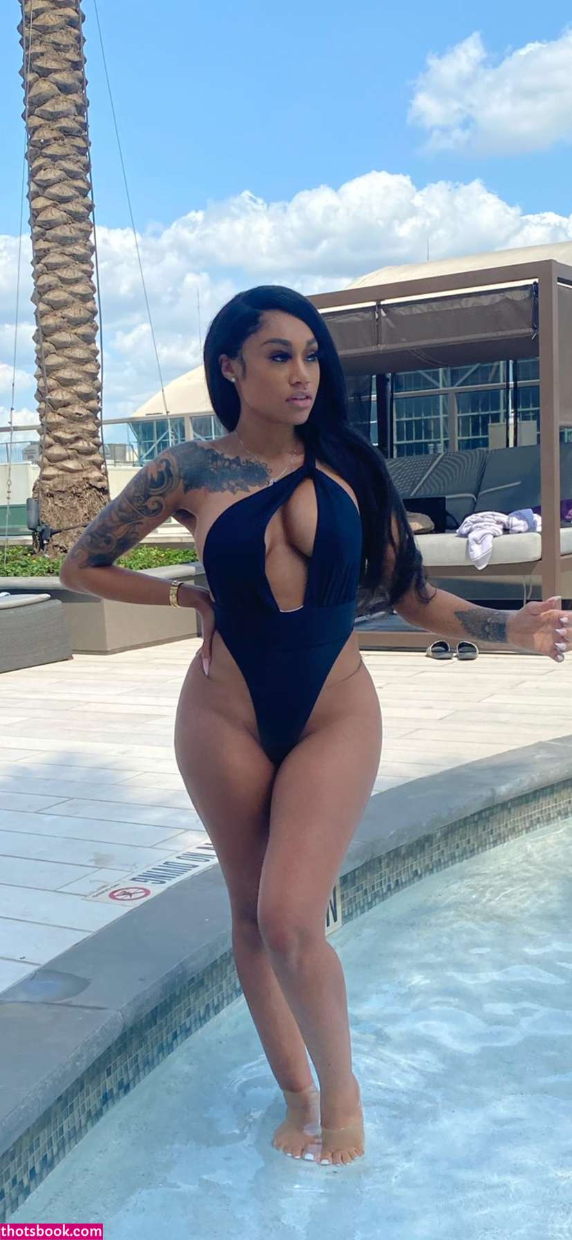 Jania Meshell Photo #10