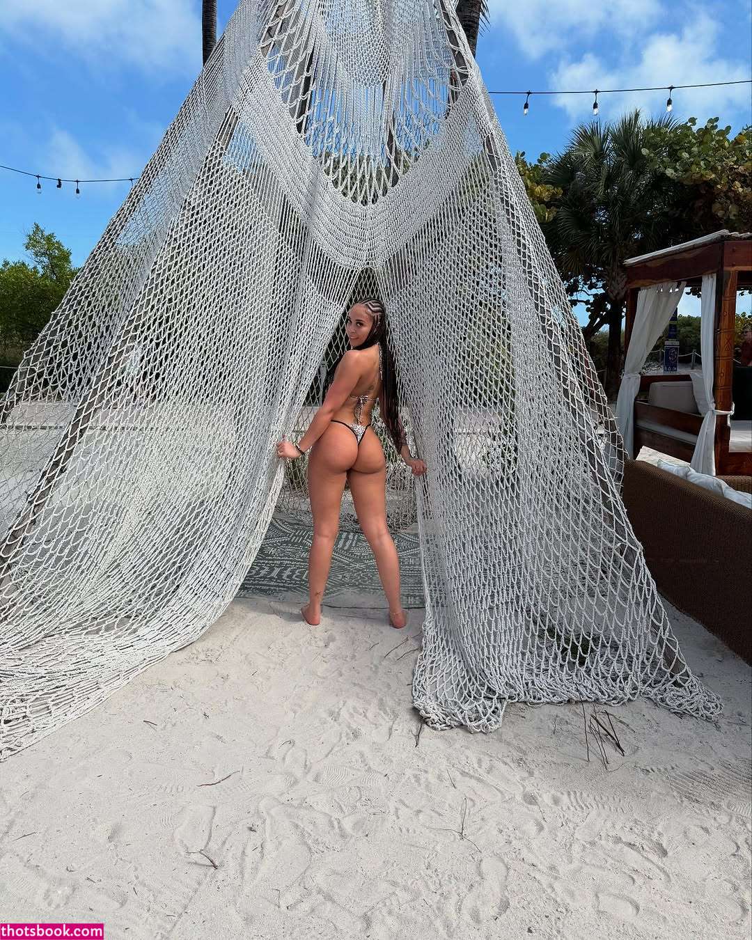 Jenny Alves Photo #6