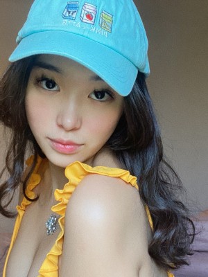 Livy Renata Photo #4