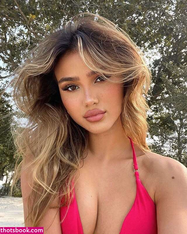 Jasmin Hoppe Photo #18