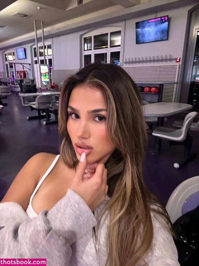 Jasmin Hoppe Photo #30