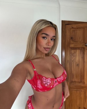 Natalie Gessey Photo #25