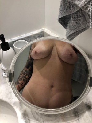 Pam Aruiva Photo #17