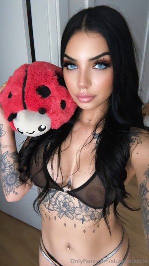 elusivebarbie Photo #18