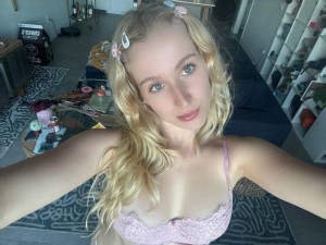 Cassie London Photo #3