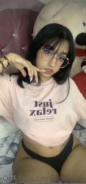 Rosiebaee Photo #49