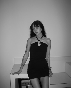 Holly Laing Photo #19