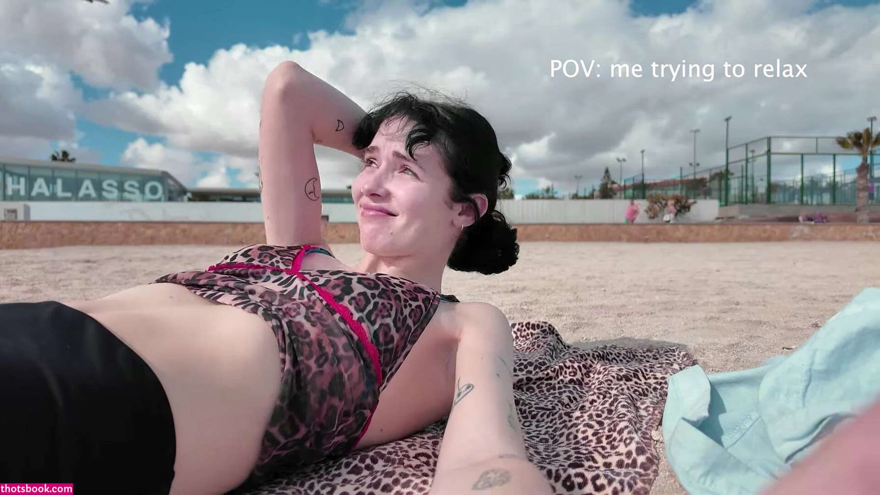 Holly Laing Photo #38