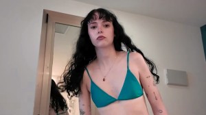 Holly Laing Photo #34