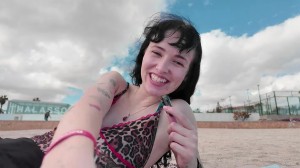 Holly Laing Photo #36