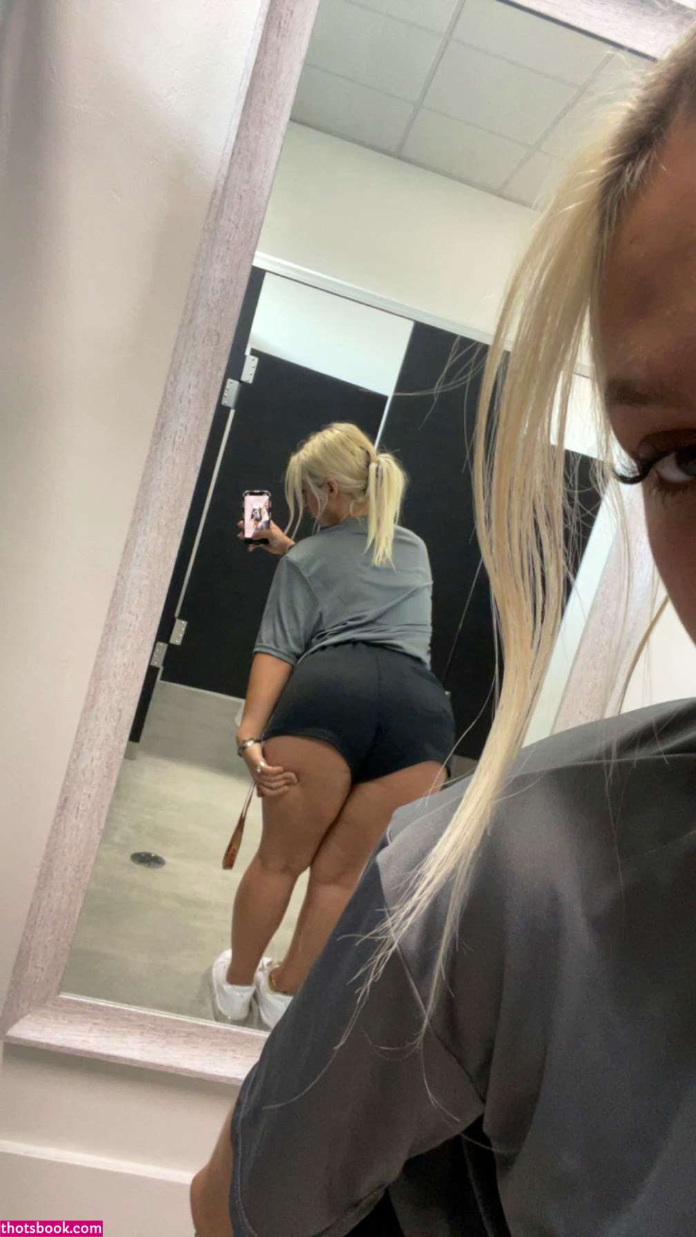 elisebelia Photo #42