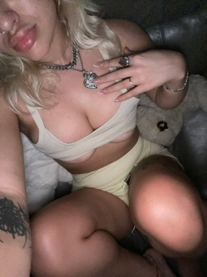 elisebelia Photo #37