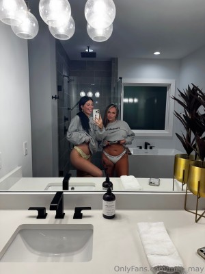 Amelia Hakes Photo #25