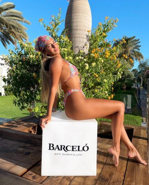 Claudia Acevedo Bueno Photo #4