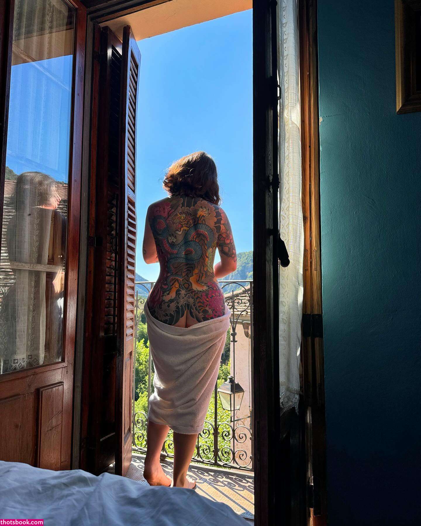 Lauren Urasek Photo #9