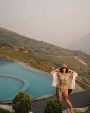 Lauren Urasek Photo #13