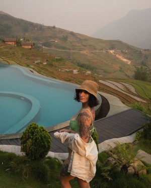 Lauren Urasek Photo #15