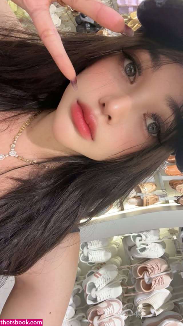 Olivea Hadid Photo #6