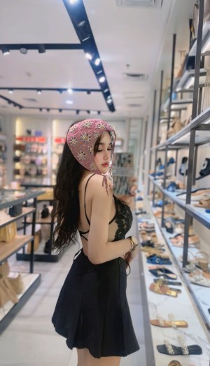 Olivea Hadid Photo #14